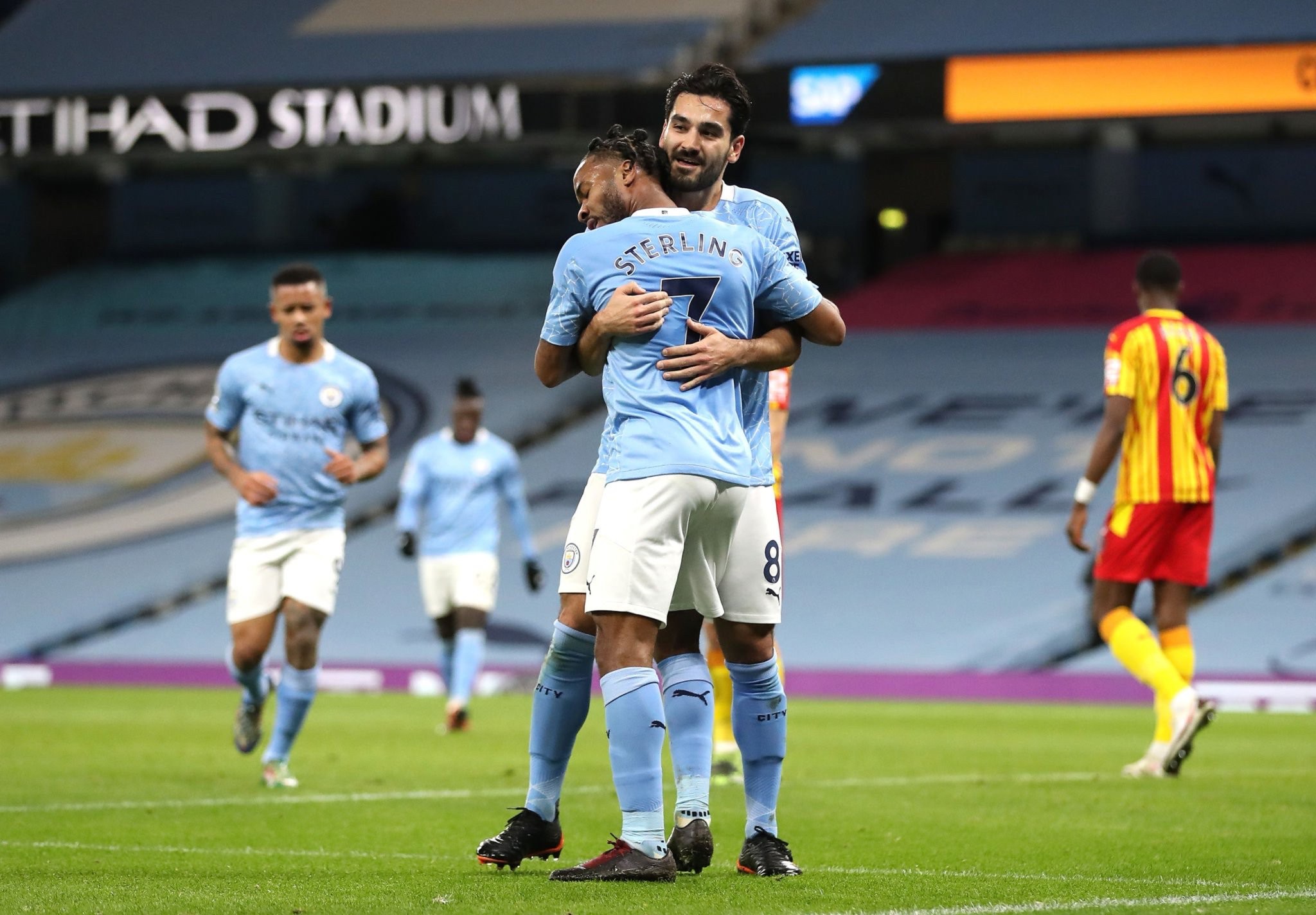 兰租借并最 兰租借并最